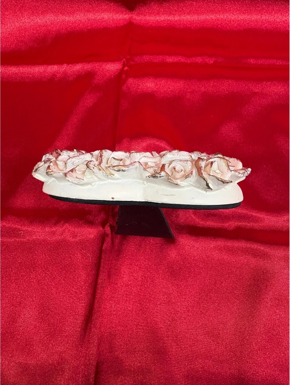 Shabby-Chic Heart-Shaped Tabletop Photo Frame with Rose Design For 3”x3” Photo